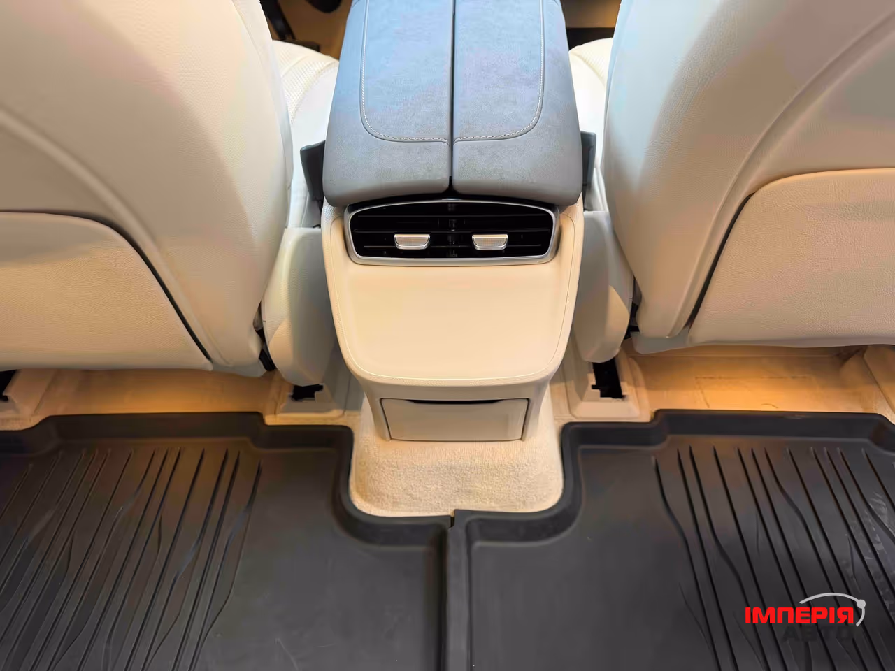 Mercedes-Benz EQS SUV - фото 51