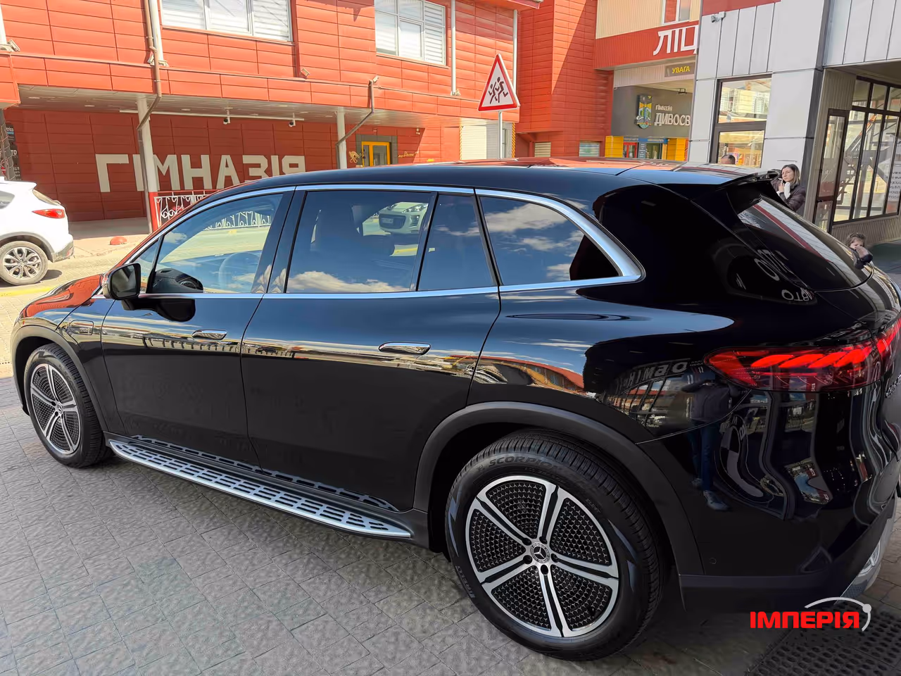 Mercedes-Benz EQS SUV - фото 11