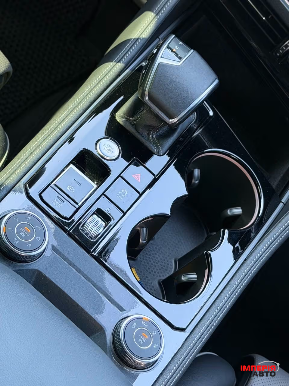 Volkswagen Touareg - фото 7