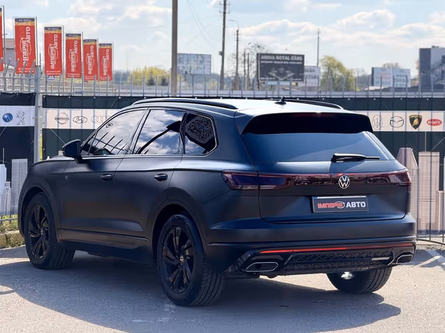 Volkswagen Touareg - фото 4
