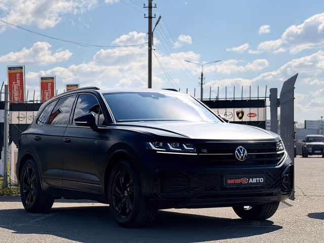 Volkswagen Touareg - фото 2