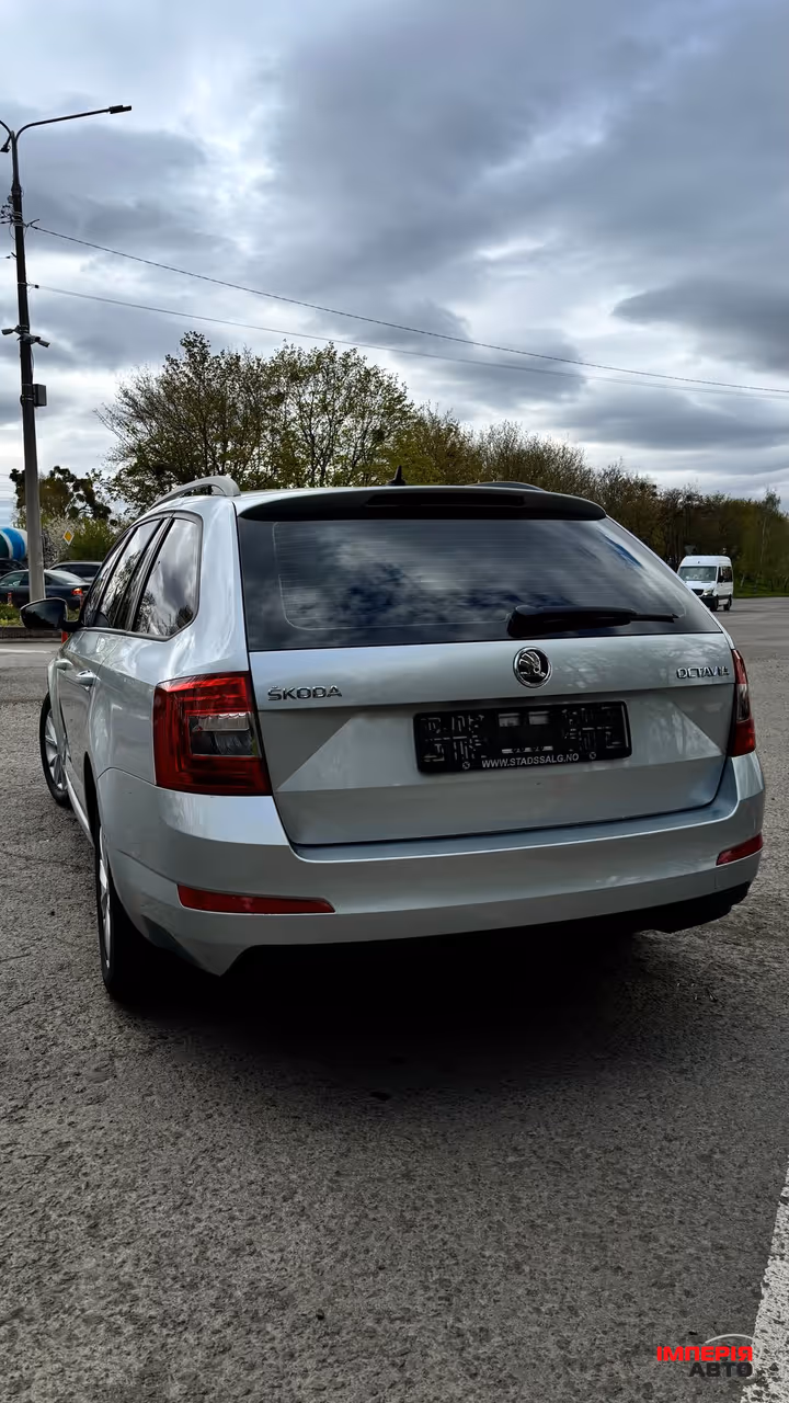 Skoda Octavia - фото 4