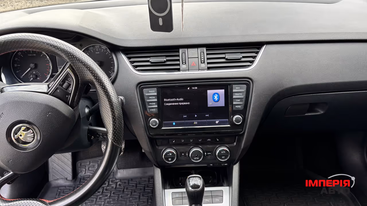 Skoda Octavia - фото 9