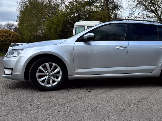 Skoda Octavia - фото 3