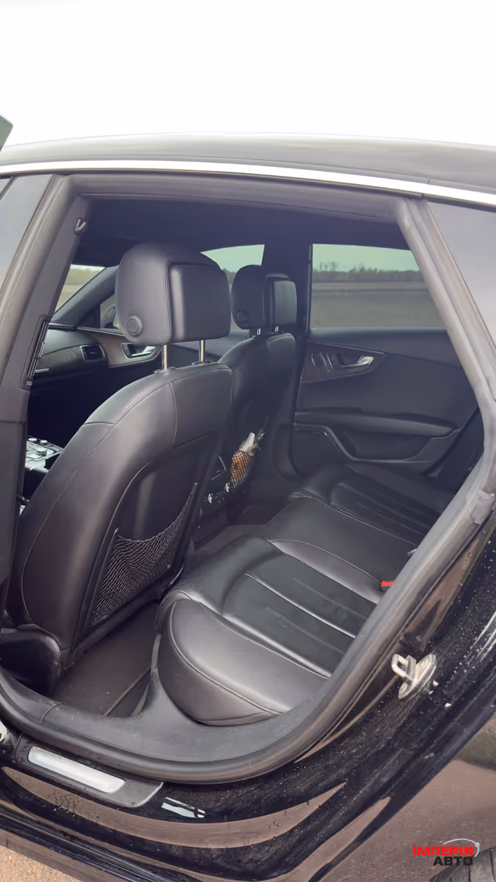 Audi A7 - фото 12
