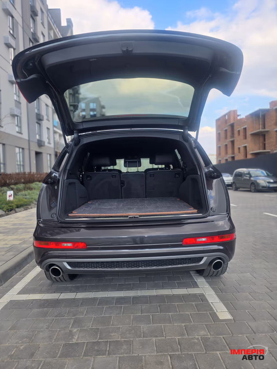 Audi Q7 - фото 41