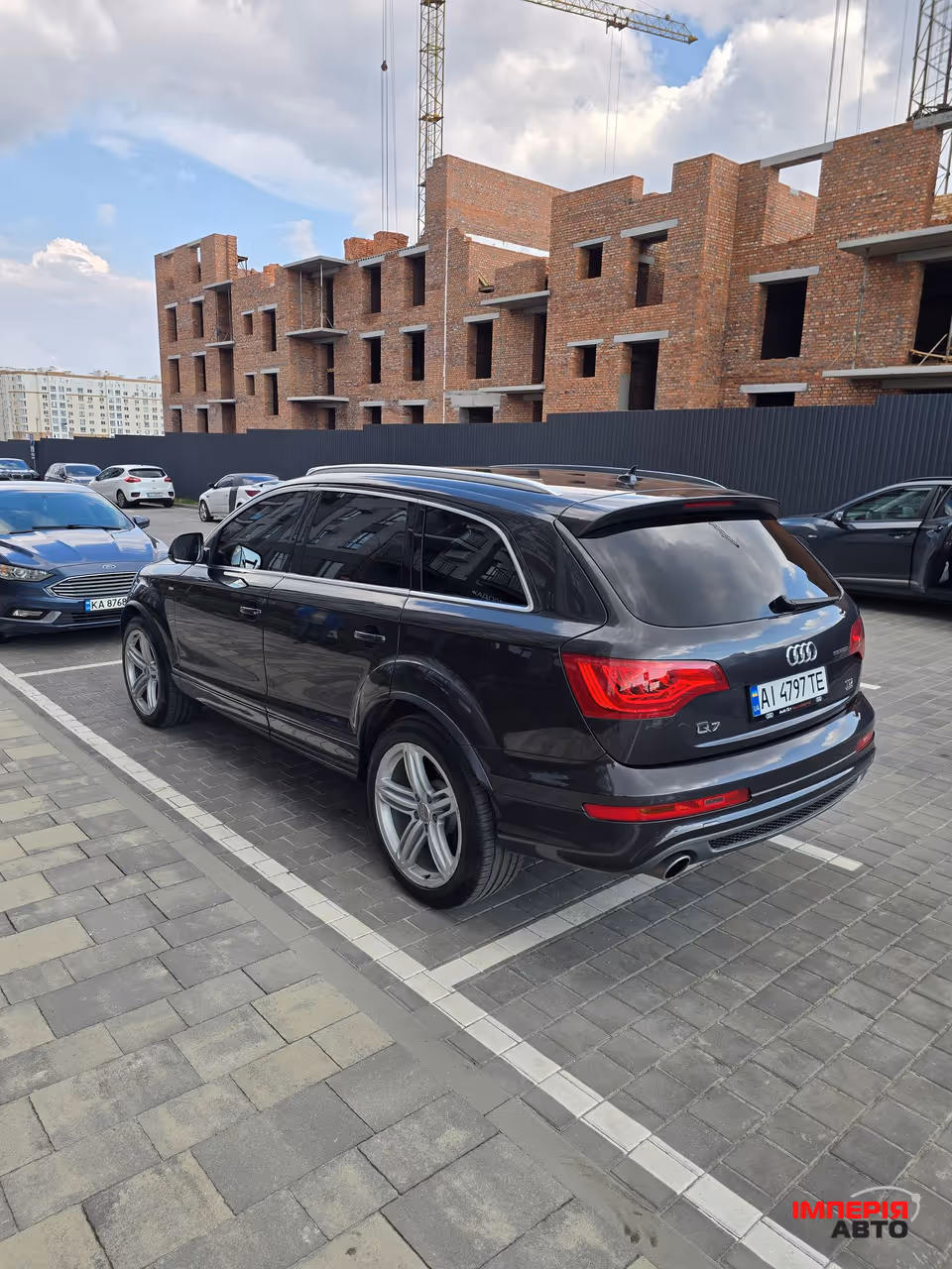 Audi Q7 - фото 30