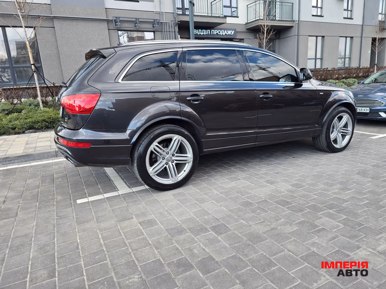 Audi Q7 - фото 16