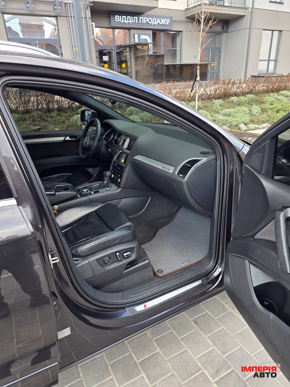 Audi Q7 - фото 28