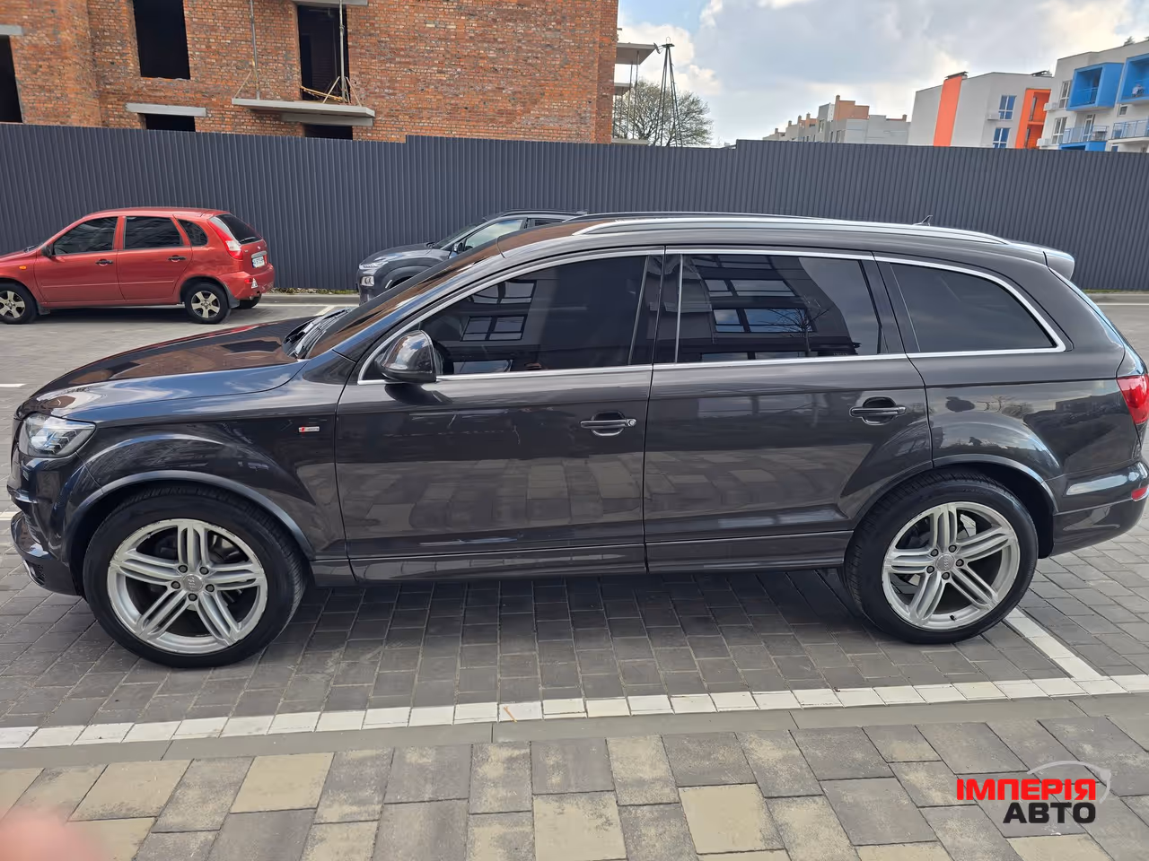 Audi Q7 - фото 33