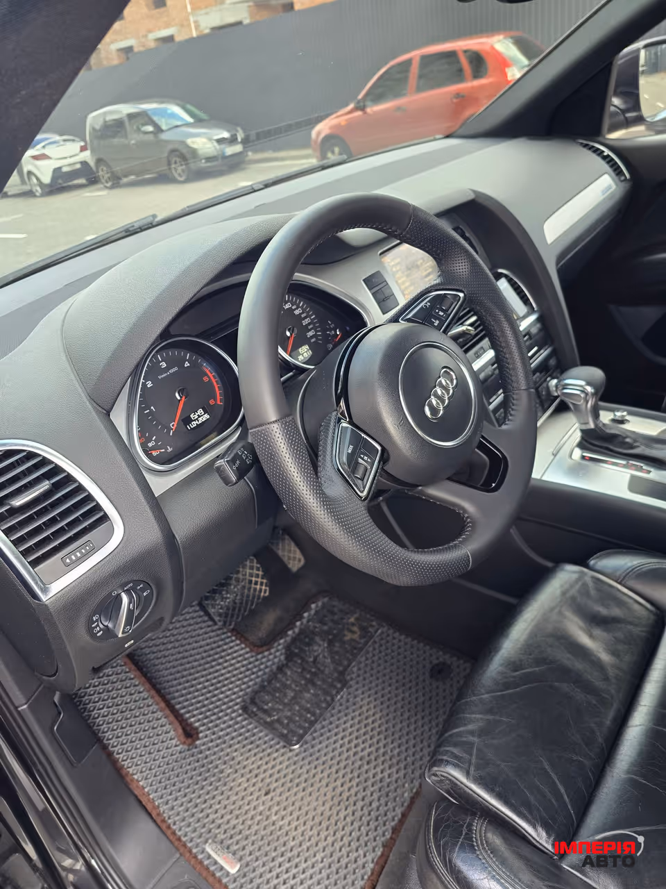 Audi Q7 - фото 8