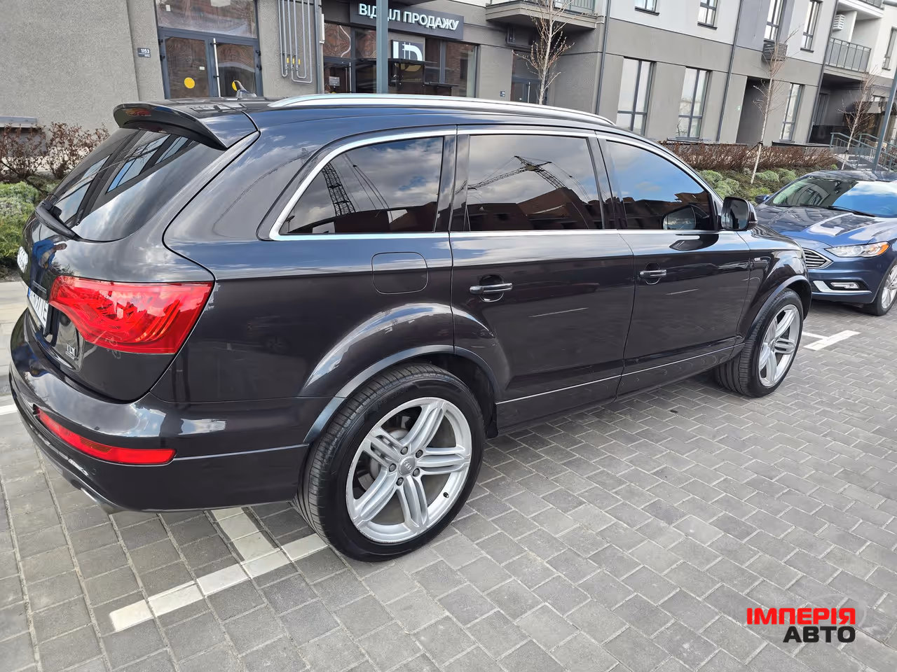Audi Q7 - фото 1