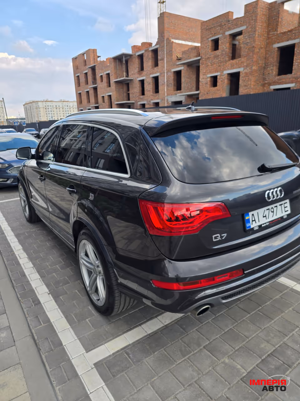 Audi Q7 - фото 9
