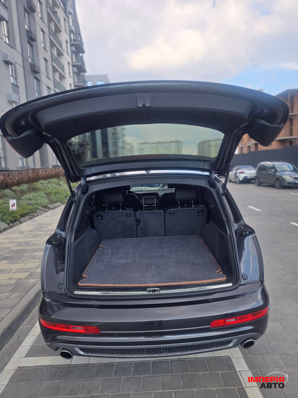 Audi Q7 - фото 42