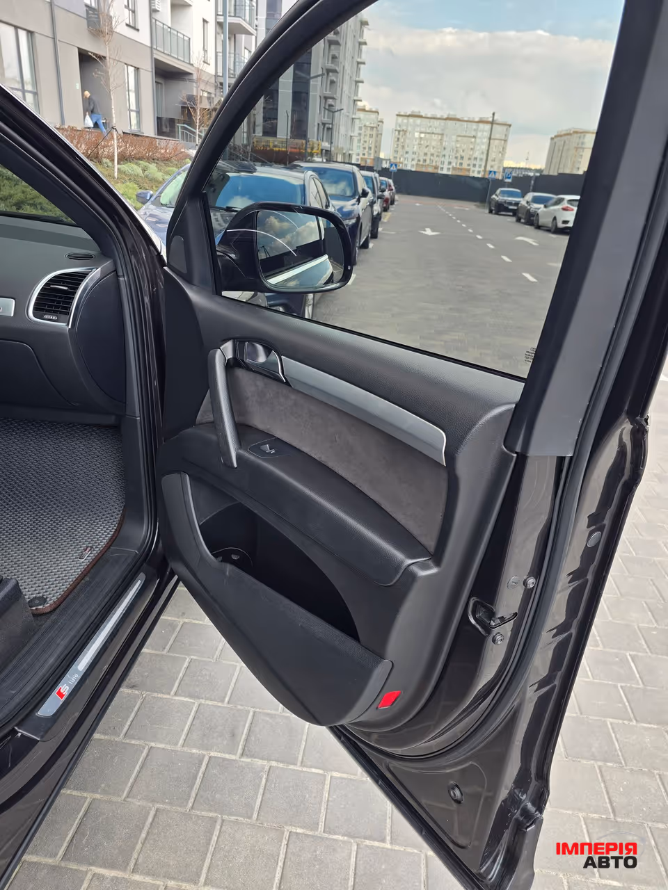Audi Q7 - фото 26