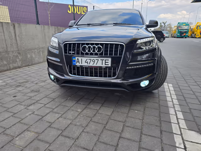 Audi Q7 - фото 3