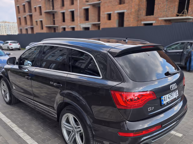 Audi Q7 - фото 2