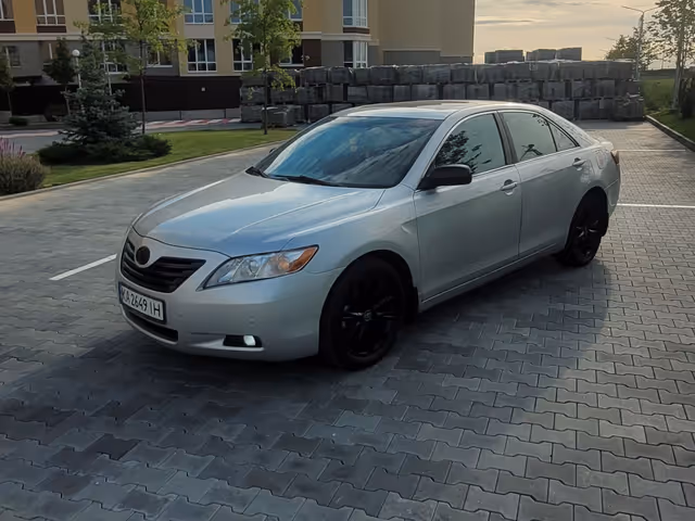 Toyota Camry - зображення 1