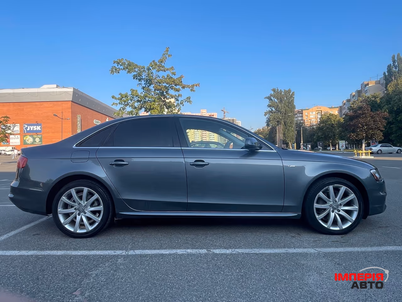 Audi A4 - фото 4