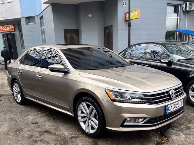 Volkswagen Passat - фото 4