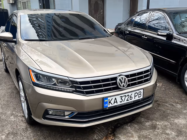 Volkswagen Passat - фото 2