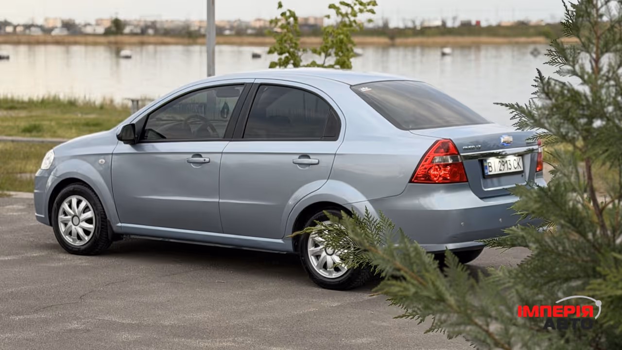 Chevrolet Aveo - фото 3