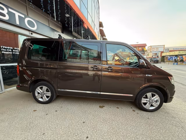 Volkswagen Multivan - фото 3