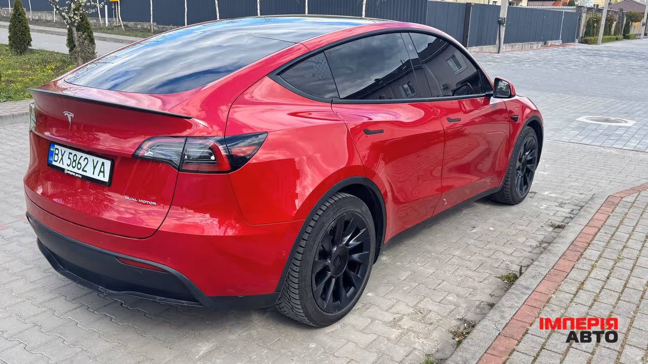 Tesla Model Y - фото 12