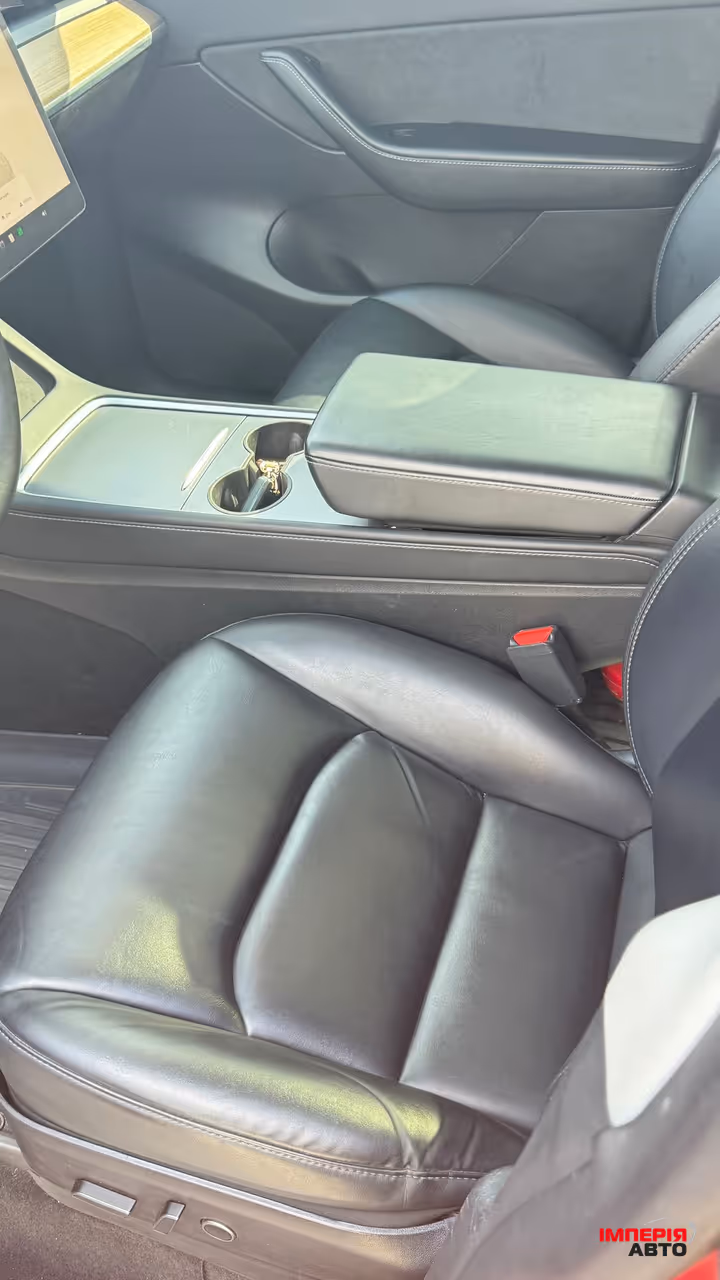 Tesla Model Y - фото 25