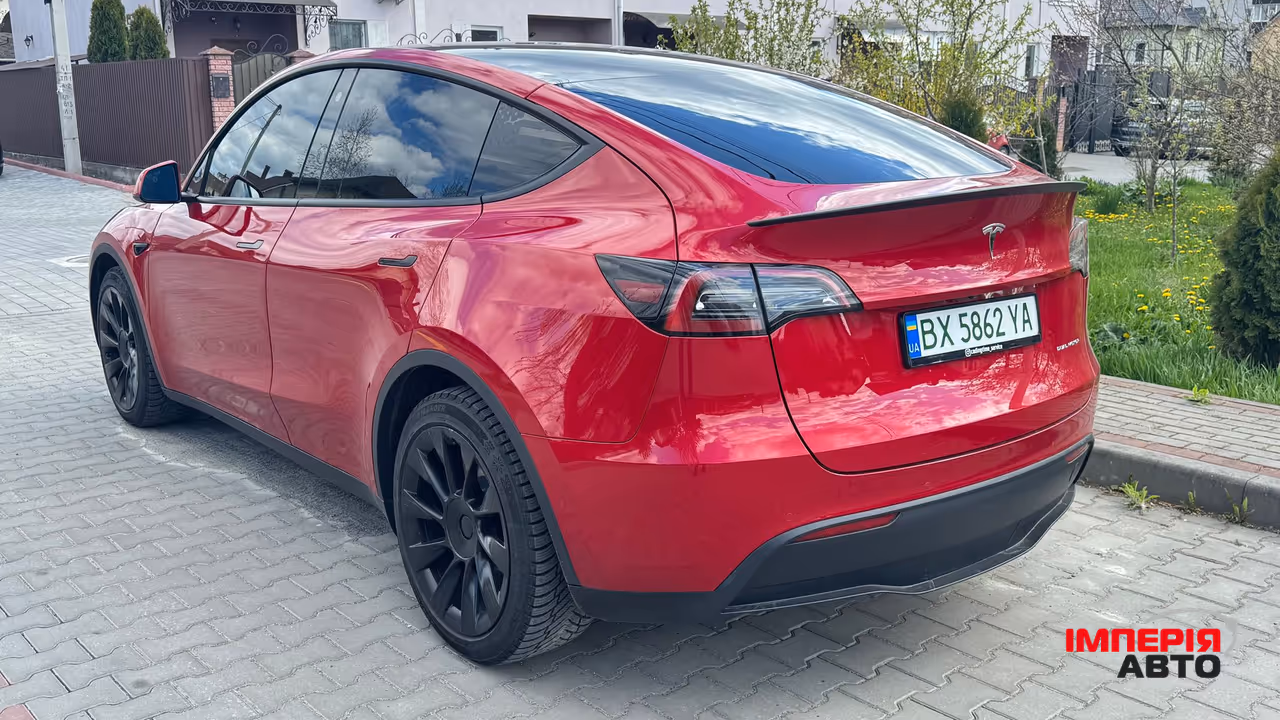 Tesla Model Y - фото 9