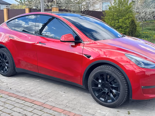 Tesla Model Y - фото 2