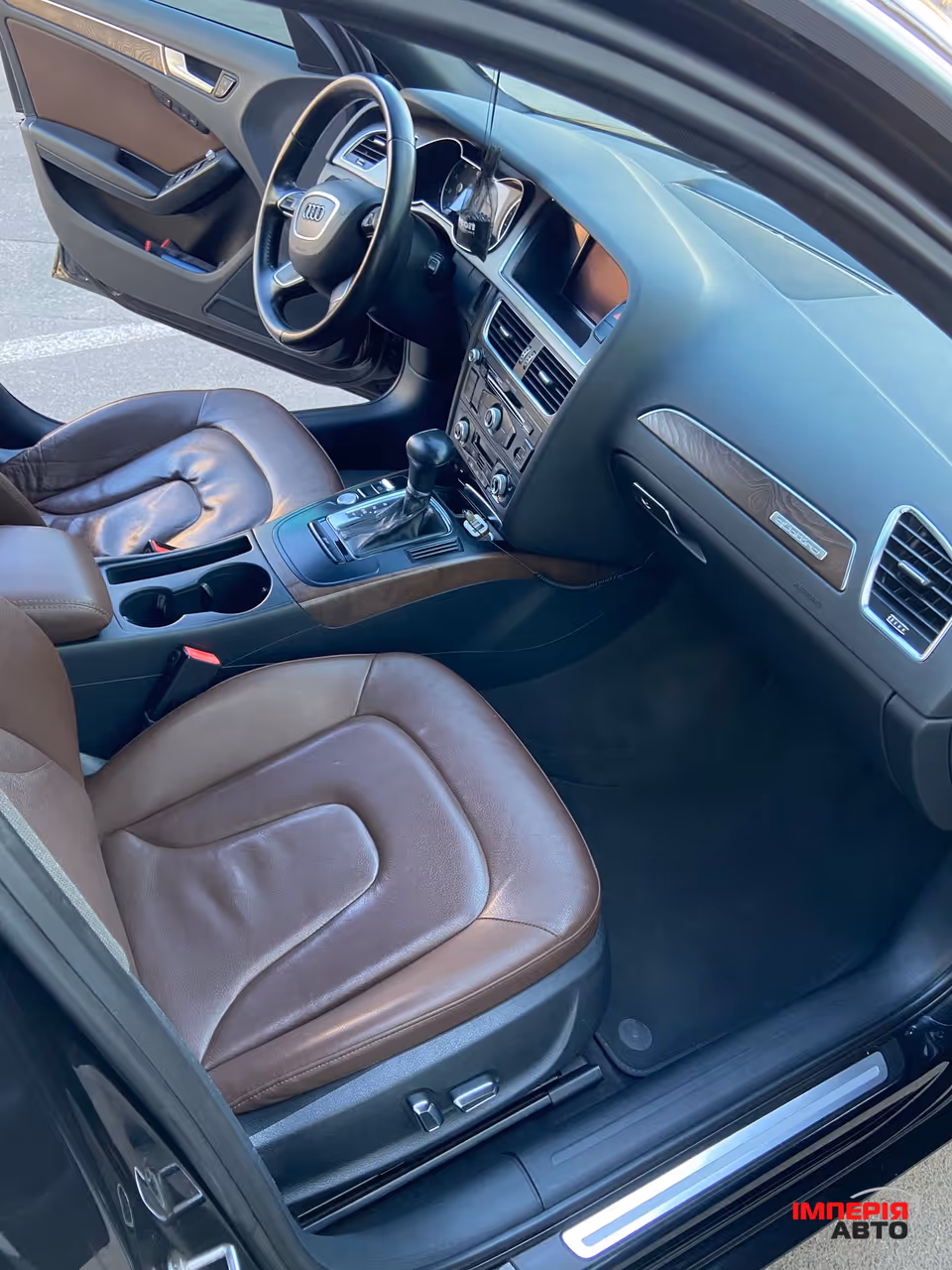 Audi A4 - фото 10