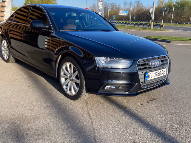 Audi A4 - фото 2