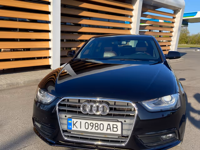 Audi A4 - фото 1