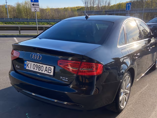 Audi A4 - фото 3