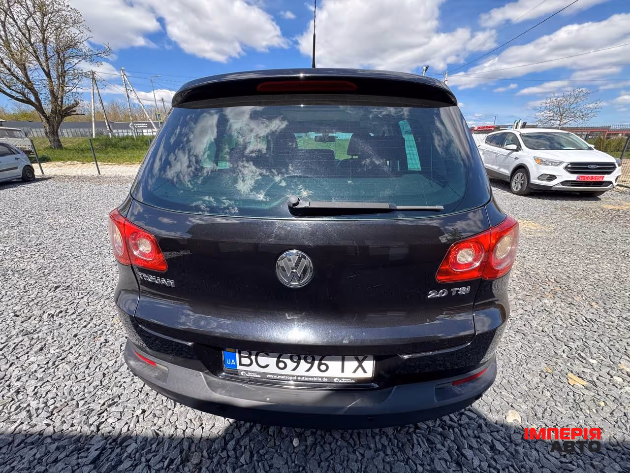Volkswagen Tiguan - фото 9