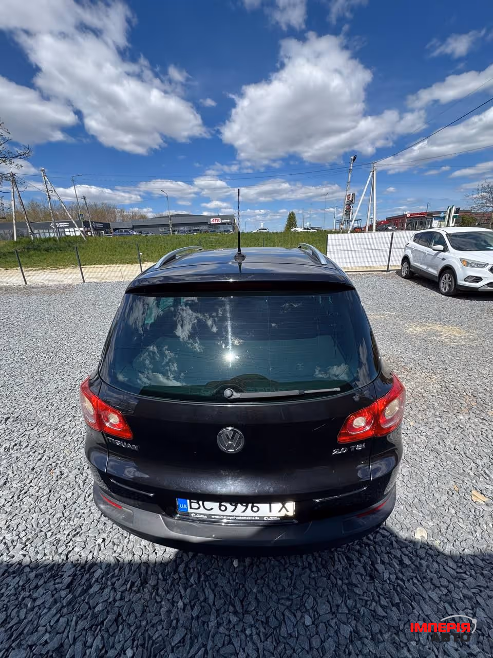 Volkswagen Tiguan - фото 10
