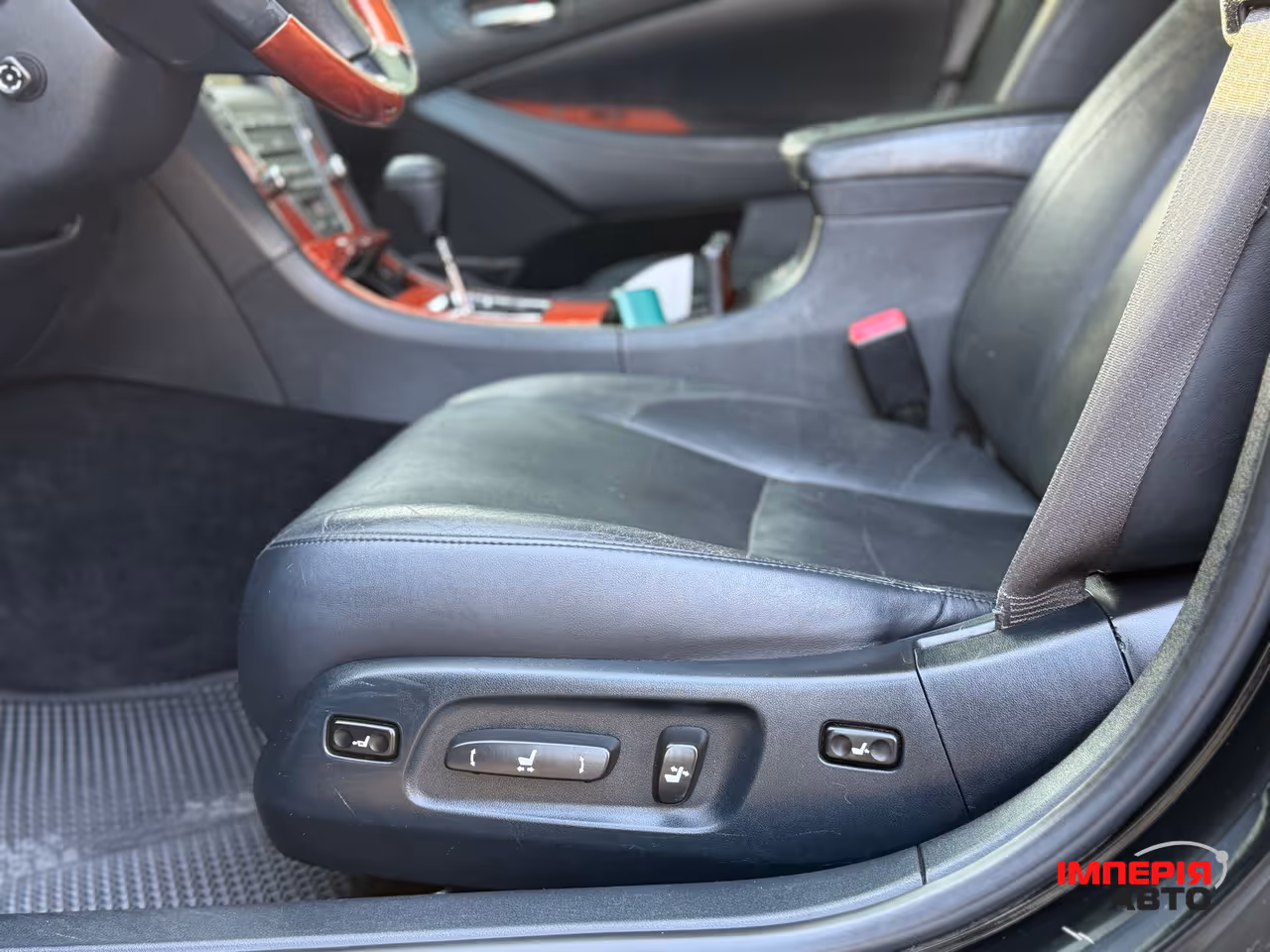 Lexus ES - фото 12