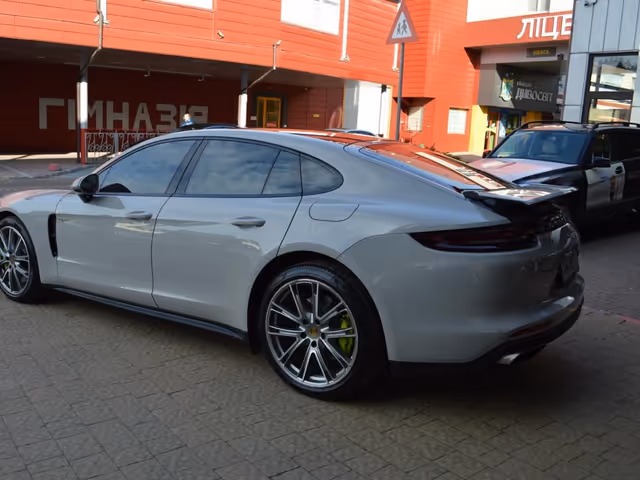 Porsche Panamera - фото 4
