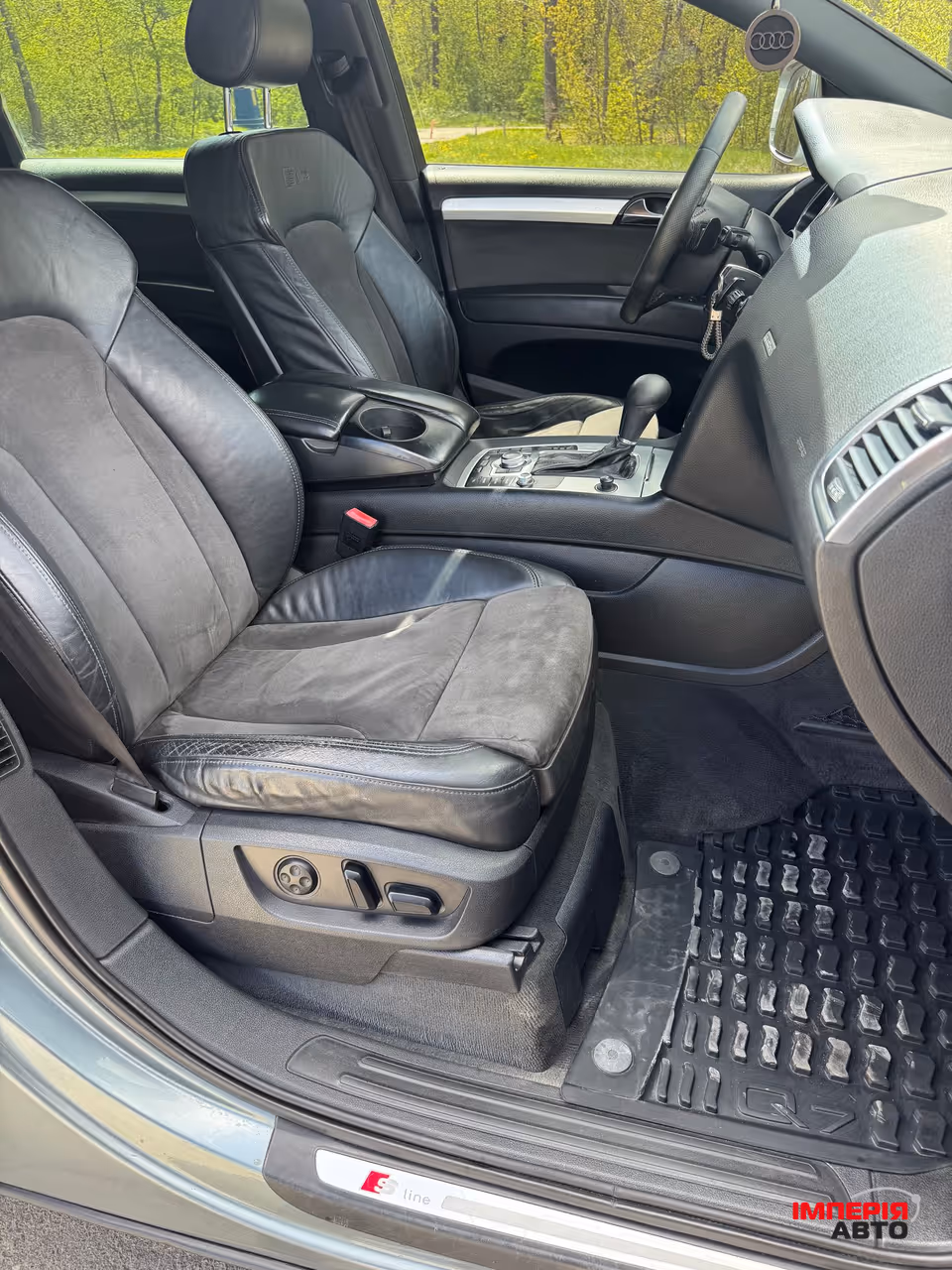 Audi Q7 - фото 13
