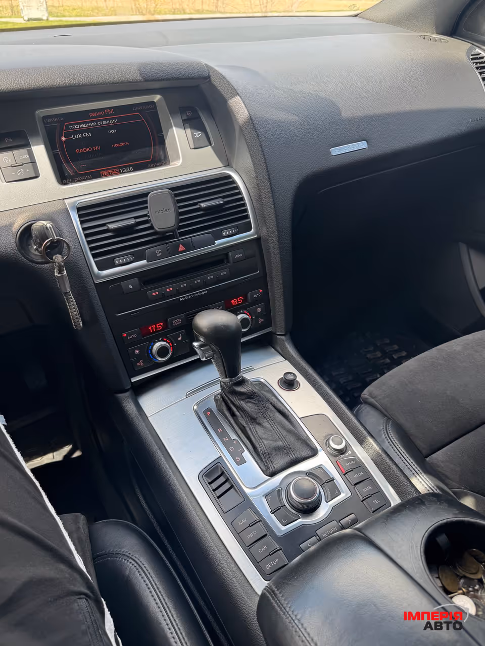 Audi Q7 - фото 14