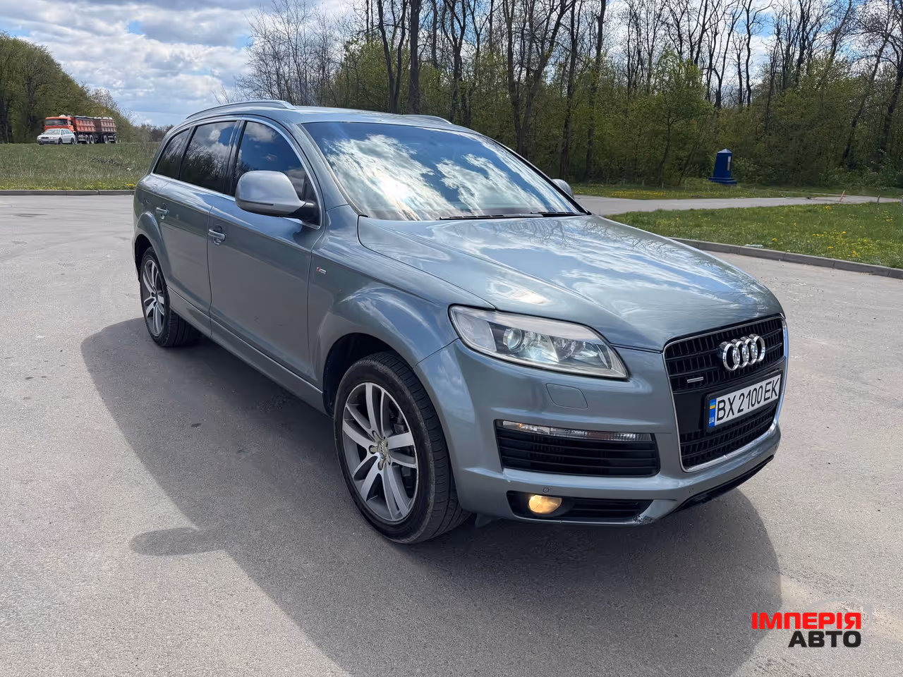 Audi Q7 - фото 1