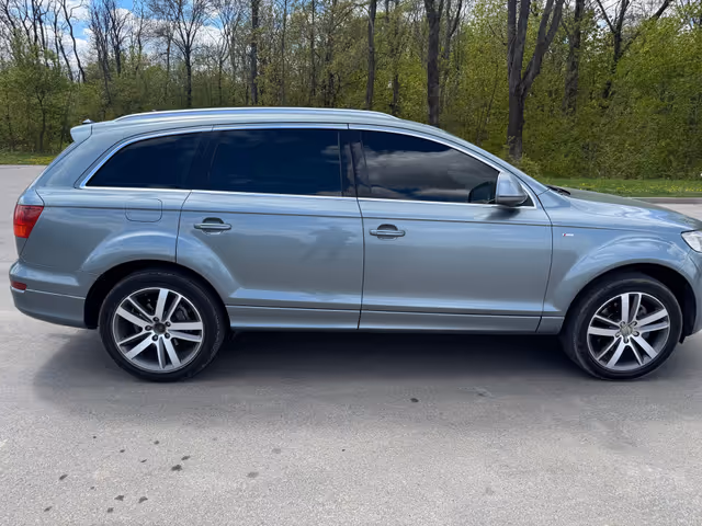 Audi Q7 - фото 2