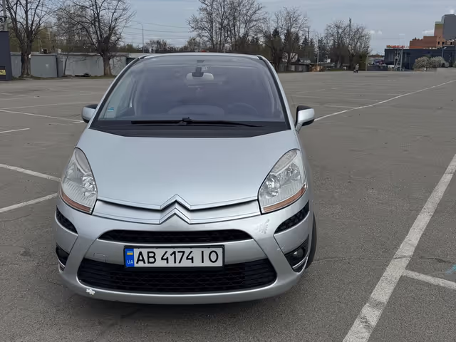Citroen C4 Picasso - фото 1