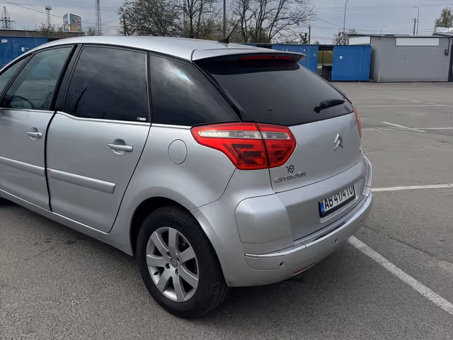 Citroen C4 Picasso - фото 4