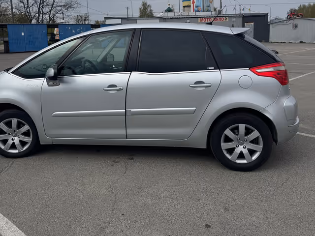 Citroen C4 Picasso - фото 2