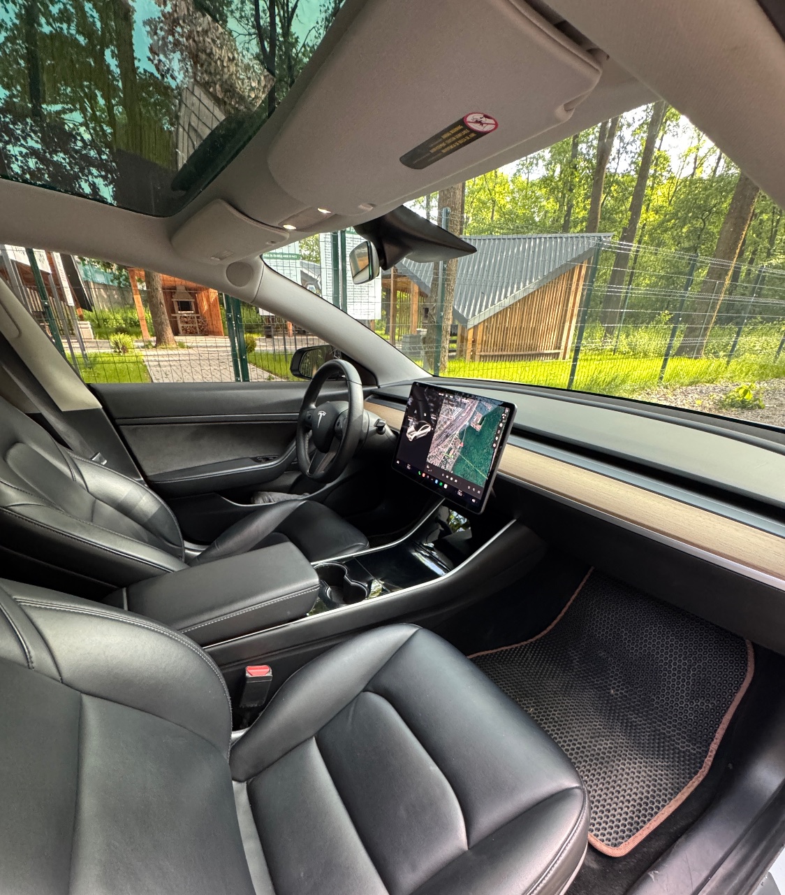 Tesla Model 3 - фото 4