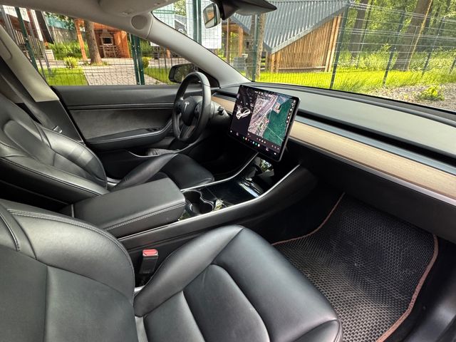 Tesla Model 3 - фото 4