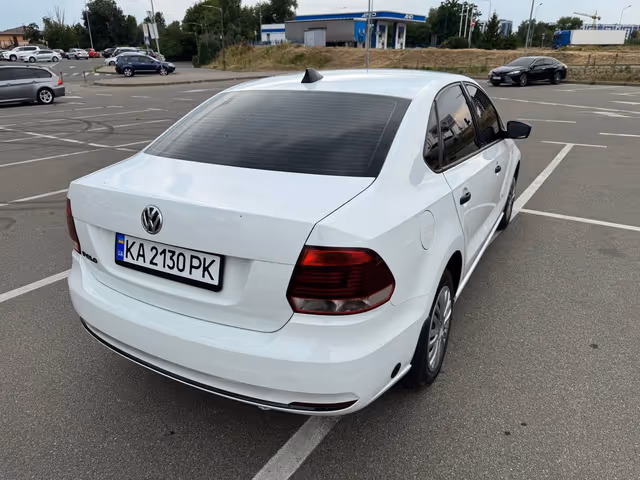 Volkswagen Polo - фото 4