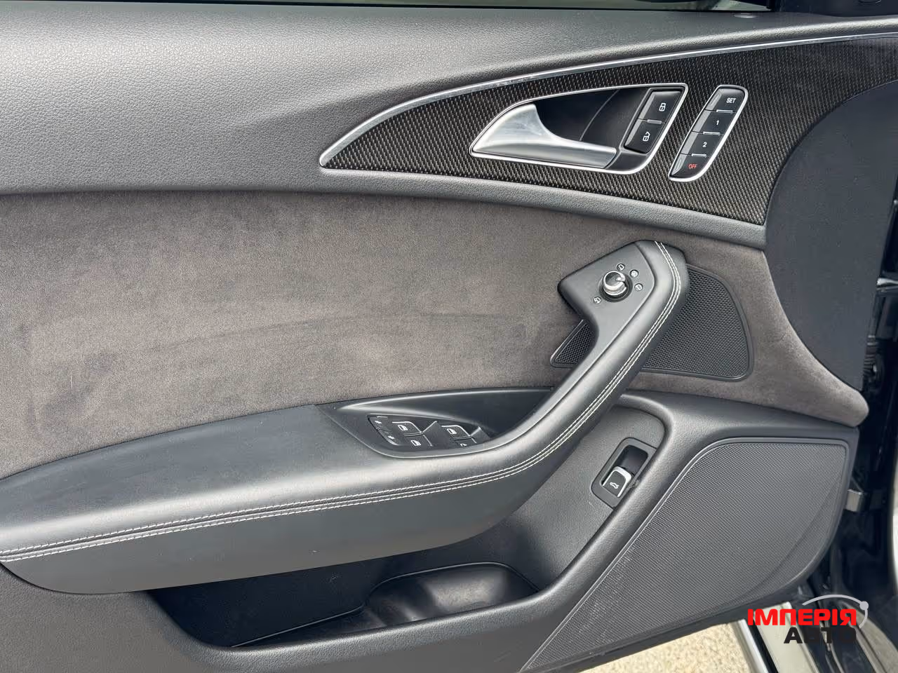 Audi S6 - фото 18